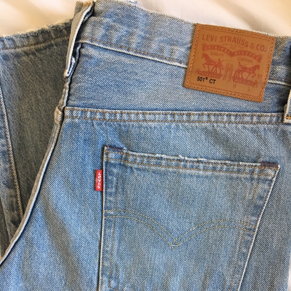 Levi Mom Style Light Wash Jeans W25 L32